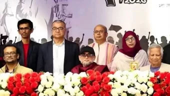 পুরস্কারপ্রাপ্তদের পেছনে দাঁড় করিয়ে ফটোসেশন নিয়ে মুখ খুললেন উপদেষ্টা ফারুকী