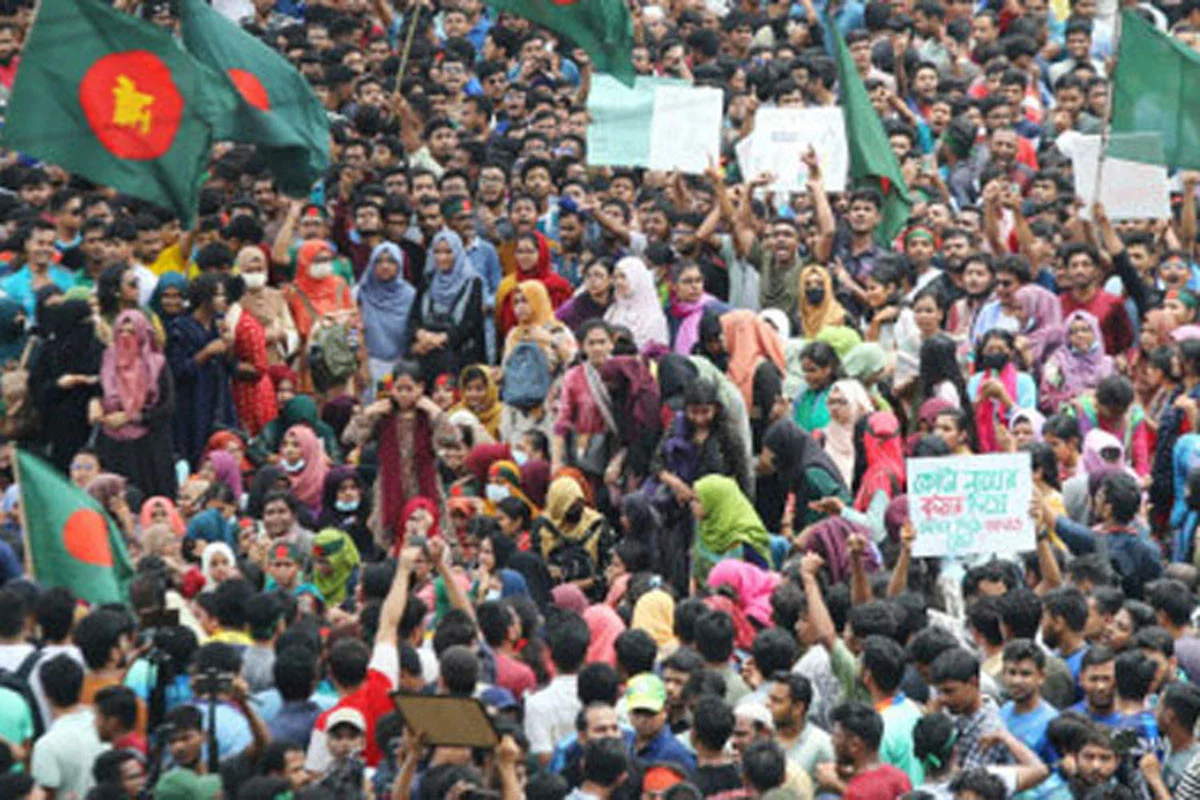 আন্দোলনকারী নারীদের ওপর যৌন নিপীড়নও চালিয়েছে আওয়ামী লীগ