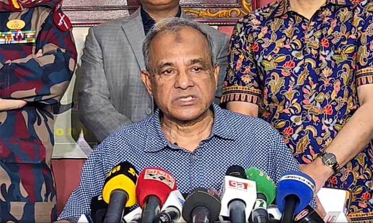 আওয়ামী লীগের দোসররা দেশকে অস্থিতিশীল করার অপচেষ্টা চালাচ্ছে: জরুরি সংবাদ সম্মেলনে স্বরাষ্ট্র উপদেষ্টা