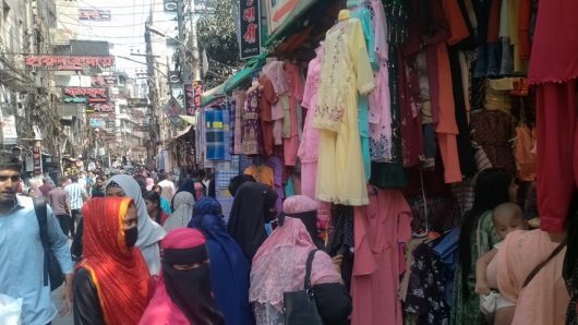 ঈদে ১,৫০০ কোটি টাকার বিক্রির আশা চট্টগ্রামের টেরিবাজারের ব্যবসায়ীদের