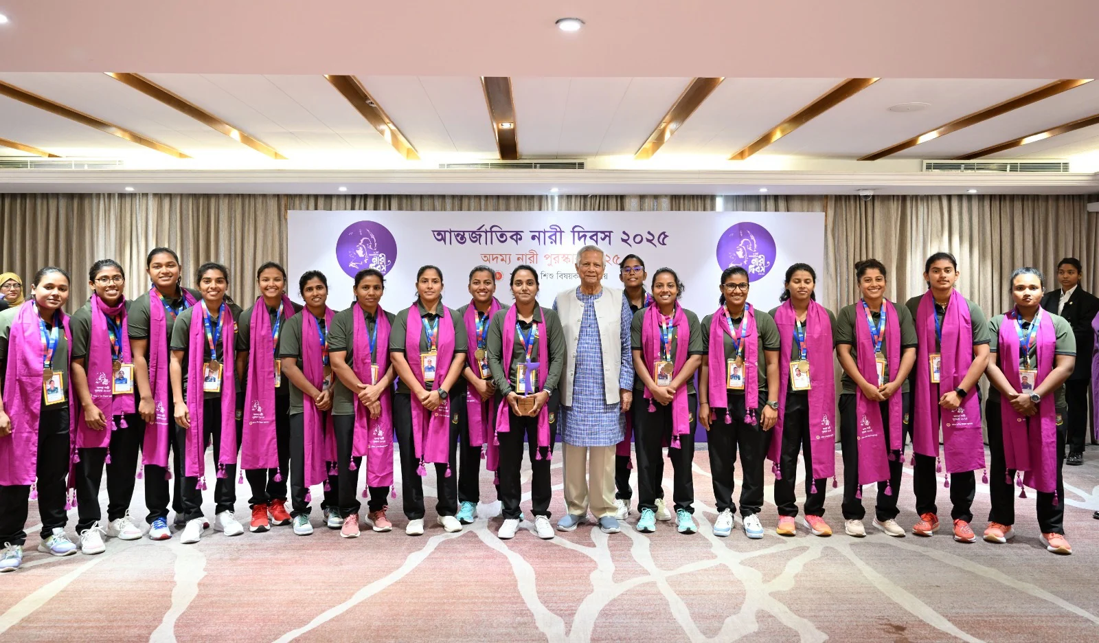 নতুন বাংলাদেশে নারী-পুরুষ সকলের সম-অধিকার প্রতিষ্ঠায় আমরা অঙ্গীকারাবদ্ধ : প্রধান উপদেষ্টা