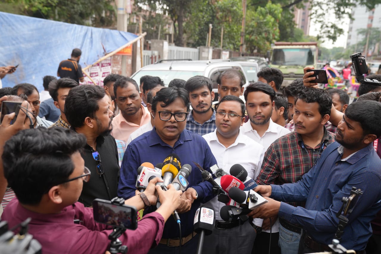 আগারগাঁও ও উত্তরায় প্রায় ৪’শ অবৈধ দোকান উচ্ছেদ করেছে ডিএনসিসি