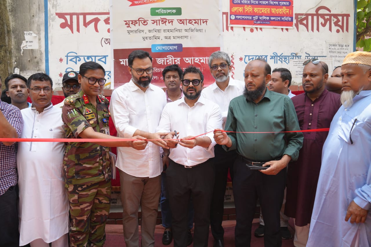 মিরপুর-১১ পলাশ নগরে ২০ কি.মি. রাস্তা, ৩৪ কি.মি. নর্দমা ও ১৫ কি.মি. ফুটপাত নির্মাণ কাজের উদ্বোধন করলেন ডিএনসিসি প্রশাসক