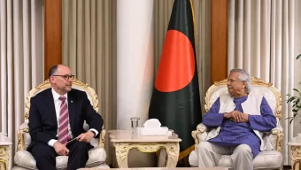 অধ্যাপক ইউনূসের সঙ্গে সাক্ষাৎ করেছেন এক্সিলারেট এনার্জির উপদেষ্টা পিটার হাস