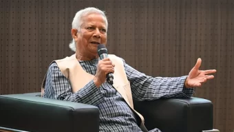 কাতার বিশ্ববিদ্যালয়ে বক্তব্যে শিক্ষার্থীদের ‘তিন-শূন্য মানুষ’ হিসেবে প্রস্তুত করার পরামর্শ প্রধান উপদেষ্টার