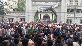 ইশরাকের সমর্থকদের বিক্ষোভে চতুর্থ দিনেও নগর ভবনের ফটক তালাবদ্ধ