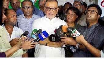 সরকারের বেঁধে দেওয়া দামেই বিক্রি হচ্ছে কোরবানির পশুর চামড়া : বাণিজ্য উপদেষ্টা