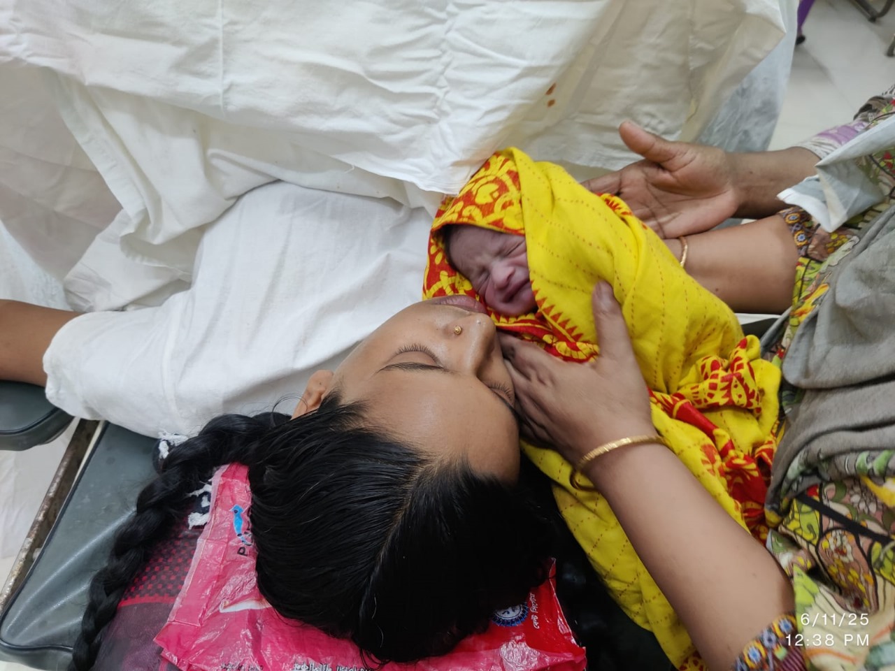 সংকটেও ঈদের ছুটির ১০ দিনে মা ও শিশু