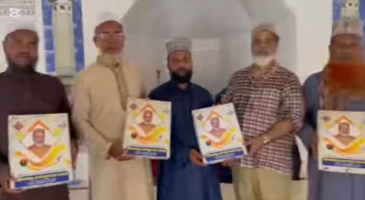 রংপুরে বিশিষ্ট ব্যবসায়ী এমদাদুল হক ভরসার উদ্যোগে পীরগাছা ও কাউনিয়ায় ইমাম-ওলামাদের মাঝে জুব্বা বিতরণ