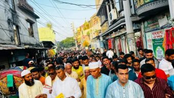 তুরাগের ৫২ নম্বর ওয়ার্ডে বিএনপি”র লিফলেট বিতরণকালে