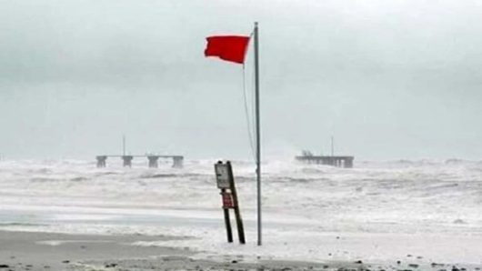 উপকূলীয় এলাকায় ঝোড়ো হাওয়ার সম্ভাবনা, সমুদ্রবন্দরে ৩ নম্বর সতর্কসংকেত