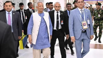 যুক্তরাজ্য সফর শেষে দেশে ফিরলেন প্রধান উপদেষ্টা ড. মুহাম্মদ ইউনূস
