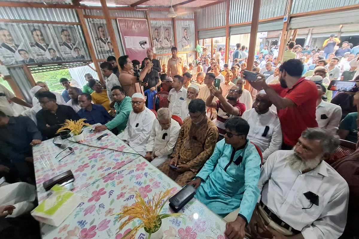 মাইলস্টোনের নিহত শিক্ষার্থীদের স্মরণে বাঞ্ছারামপুরে বিএনপির দোয়া মাহফিল