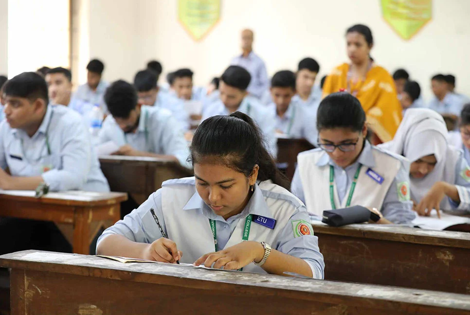 এইচএসসির স্থগিত পরীক্ষার নতুন তারিখ ঘোষণা, পরীক্ষা শুরু ১২ আগস্ট থেকে