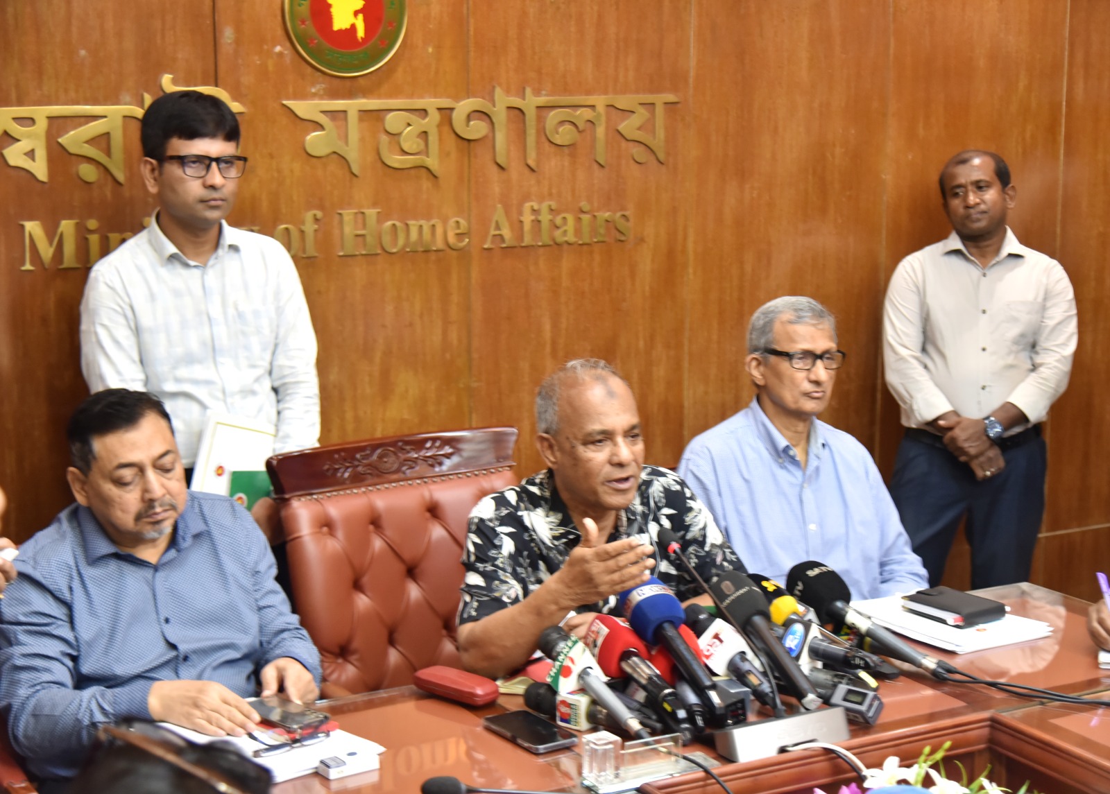 জাতীয় নির্বাচনের জন্য আইনশৃঙ্খলা বাহিনী প্রস্তুত —- স্বরাষ্ট্র উপদেষ্টা