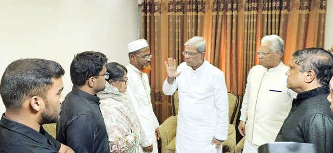 বিমান দুর্ঘটনায় নিহত পাইলট তৌকিরের পরিবারের পাশে বিএনপি মহাসচিব