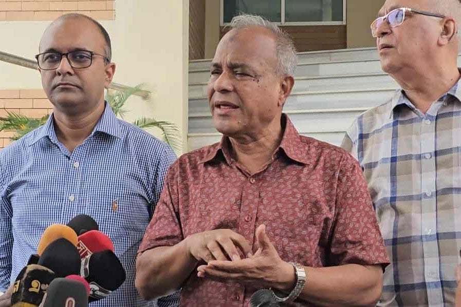 বাহক নয়, গডফাদারদের ধরতে হবে: মাদকের বিরুদ্ধে কড়া অবস্থানে স্বরাষ্ট্র উপদেষ্টা