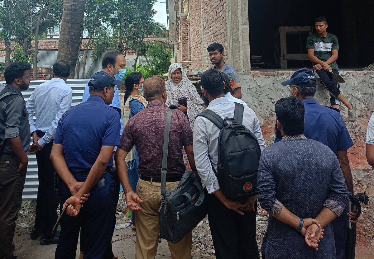 নারায়ণগঞ্জের ফতুল্লা, আদাবর ও মোহাম্মদপুর এলাকায় রাজউকের মোবাইল কোর্ট