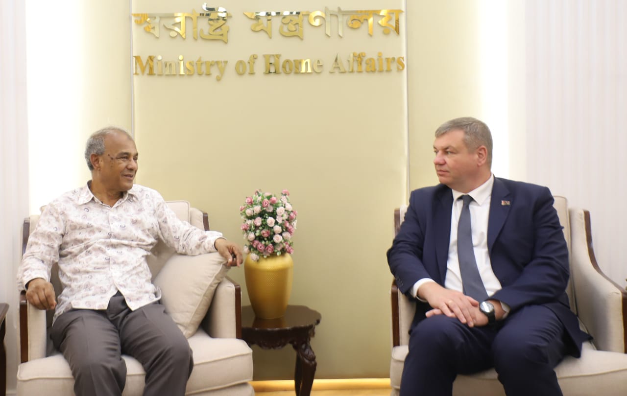 বেলারুশকে ঢাকায় দূতাবাস খোলার অনুরোধ স্বরাষ্ট্র উপদেষ্টার