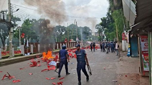 গোপালগঞ্জে এনসিপির গাড়িবহরে হামলা, রণক্ষেত্র শহরজুড়ে, ১৪৪ ধারা জারি