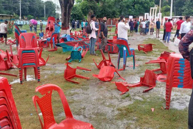 গোপালগঞ্জে এনসিপির সমাবেশে ছাত্রলীগ-আওয়ামী লীগের সন্ত্রাসী হামলা, ককটেল বিস্ফোরণ ও আগুন
