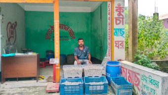 আঁশ থেকে আয়, গ্রাম থেকে বিশ্ববাজারে জয়পুরহাটের তরুণ উদ্যোক্তা