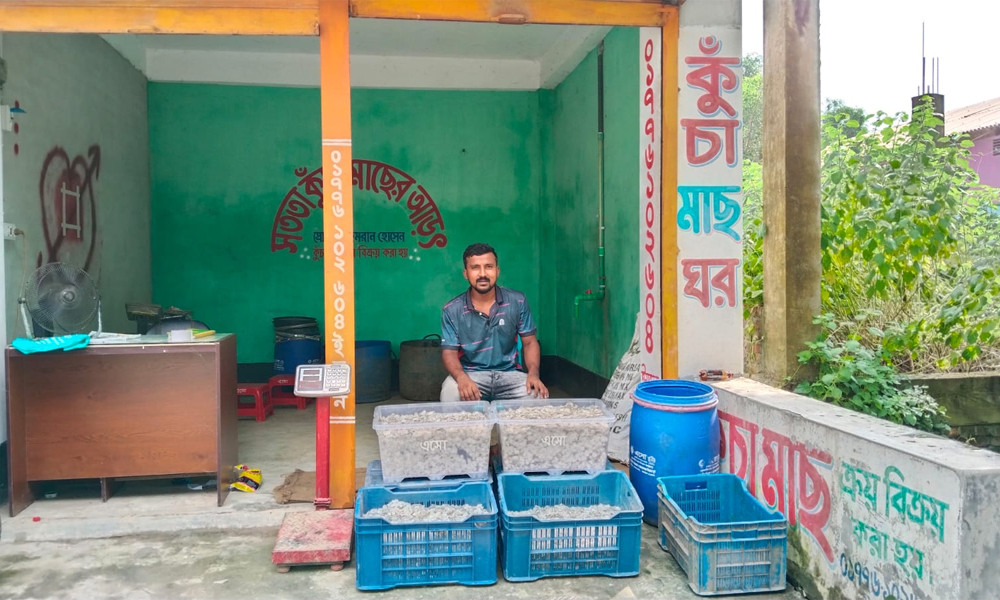 আঁশ থেকে আয়, গ্রাম থেকে বিশ্ববাজারে জয়পুরহাটের তরুণ উদ্যোক্তা