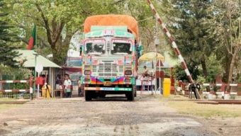 জন্মাষ্টমী উপলক্ষে হিলি বন্দরে আমদানি-রপ্তানি বন্ধ