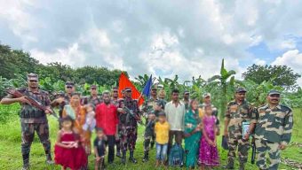 মুজিবনগর সীমান্ত দিয়ে ৯ বাংলাদেশিকে হস্তান্তর করল বিএসএফ