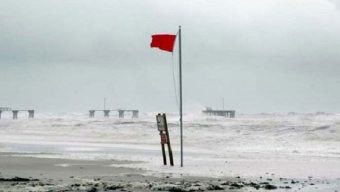 সাগরে লঘুচাপ, সমুদ্র বন্দরে ৩ নম্বর সতর্ক সংকেত