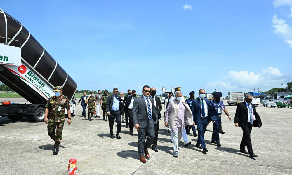 রোহিঙ্গা সংকটের সমাধান খুঁজতে কক্সবাজারে পৌঁছেছেন প্রধান উপদেষ্টা