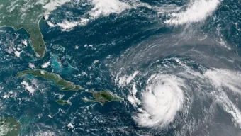 মহাশক্তিশালী ঘূর্ণিঝড় এরিনের সর্বশেষ অবস্থান কী?