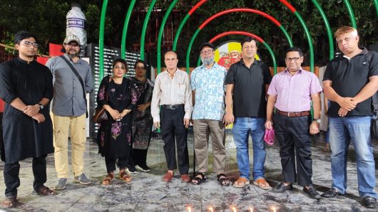 জুলাই শহীদ স্মরণে ৫ আগস্ট প্রথম প্রহরে উত্তরা মিডিয়া ক্লাবের ”প্রদীপ প্রজ্জলন”