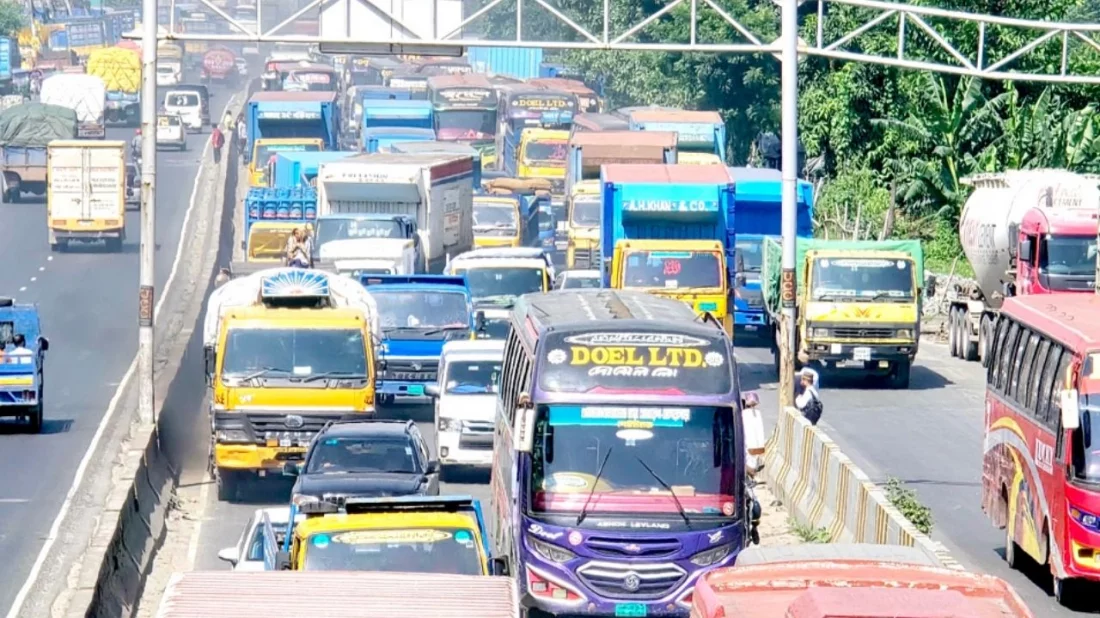 ঢাকা-চট্টগ্রাম মহাসড়কে ৪১ কিলোমিটার যানজট