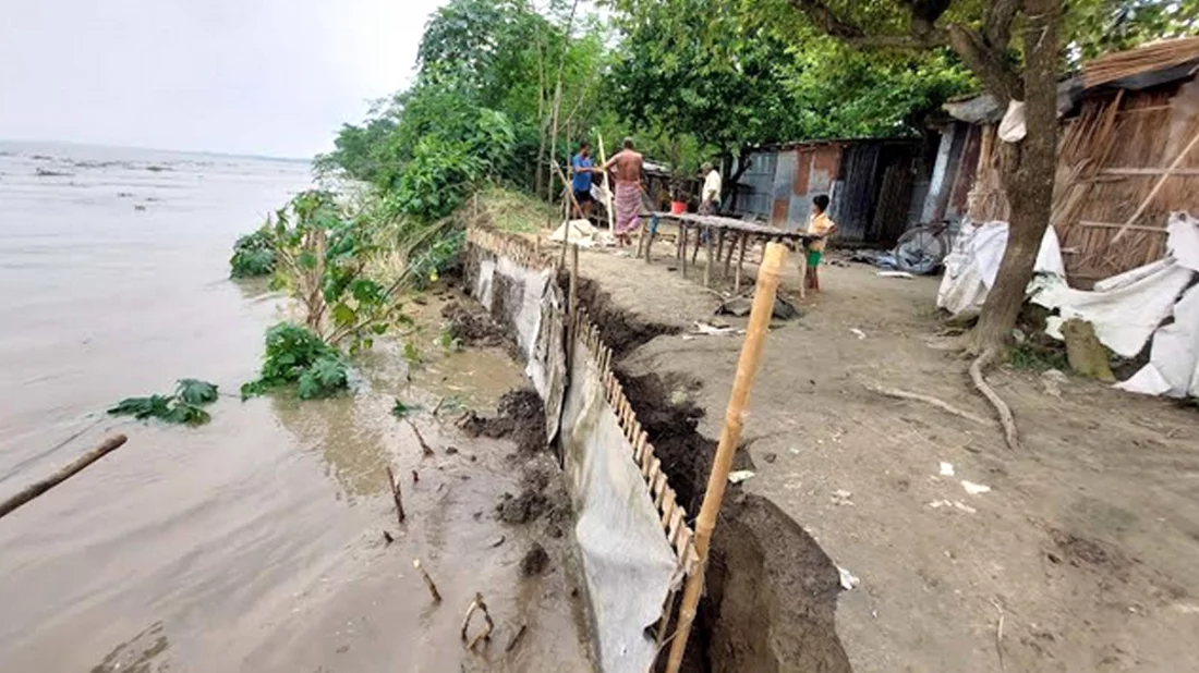 ভাঙছে জমি-বসতভিটা, হুমকির মুখে শতাধিক পরিবার ও অবকাঠামো