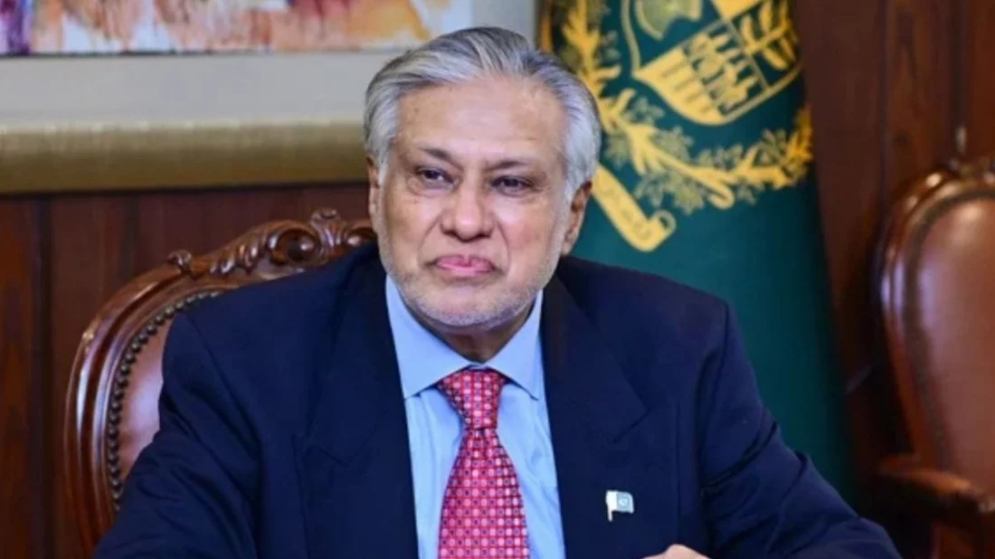 ঢাকায় পৌঁছেছেন পাকিস্তানের পররাষ্ট্রমন্ত্রী ইসহাক দার