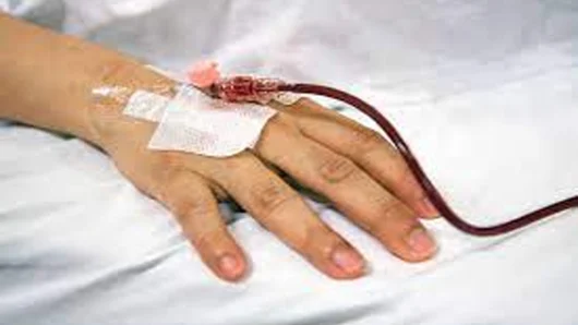 স্যালাইনের সুঁই দিয়ে নলে রক্ত আসলে অজুর হুকুম