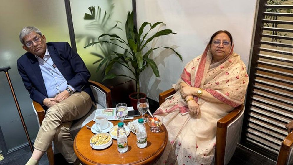 চোখের চিকিৎসার জন্য ব্যাংককের পথে মির্জা ফখরুল
