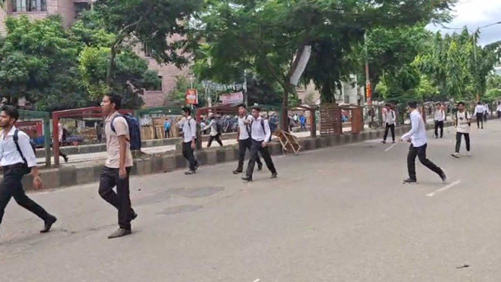 ফের সংঘর্ষে জড়াল ঢাকা কলেজ ও সিটি কলেজের শিক্ষার্থীরা