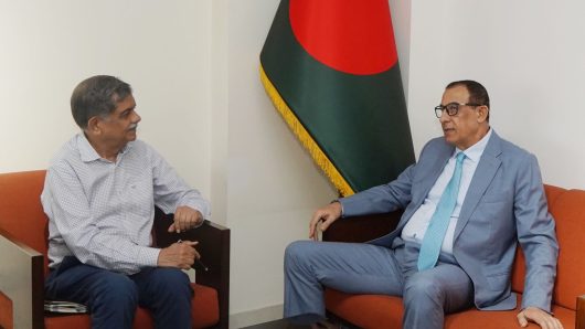 শিক্ষা উপদেষ্টার সাথে ফিলিস্তিনের রাষ্ট্রদূতের সাক্ষাৎ