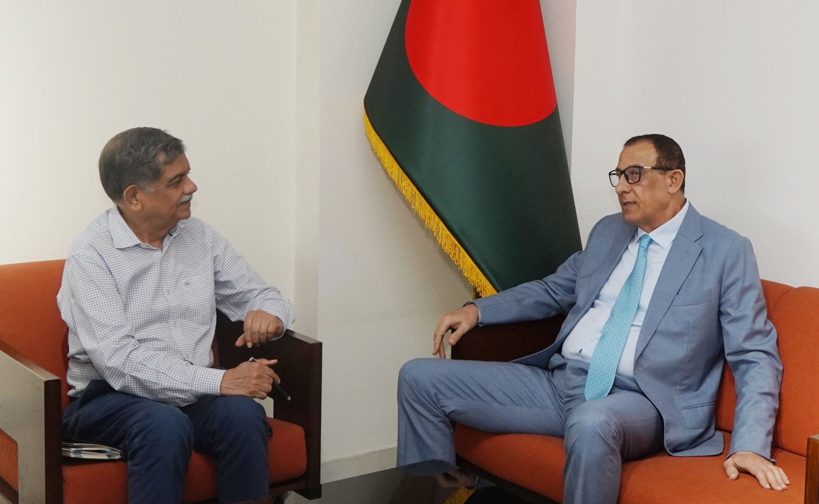 শিক্ষা উপদেষ্টার সাথে ফিলিস্তিনের রাষ্ট্রদূতের সাক্ষাৎ