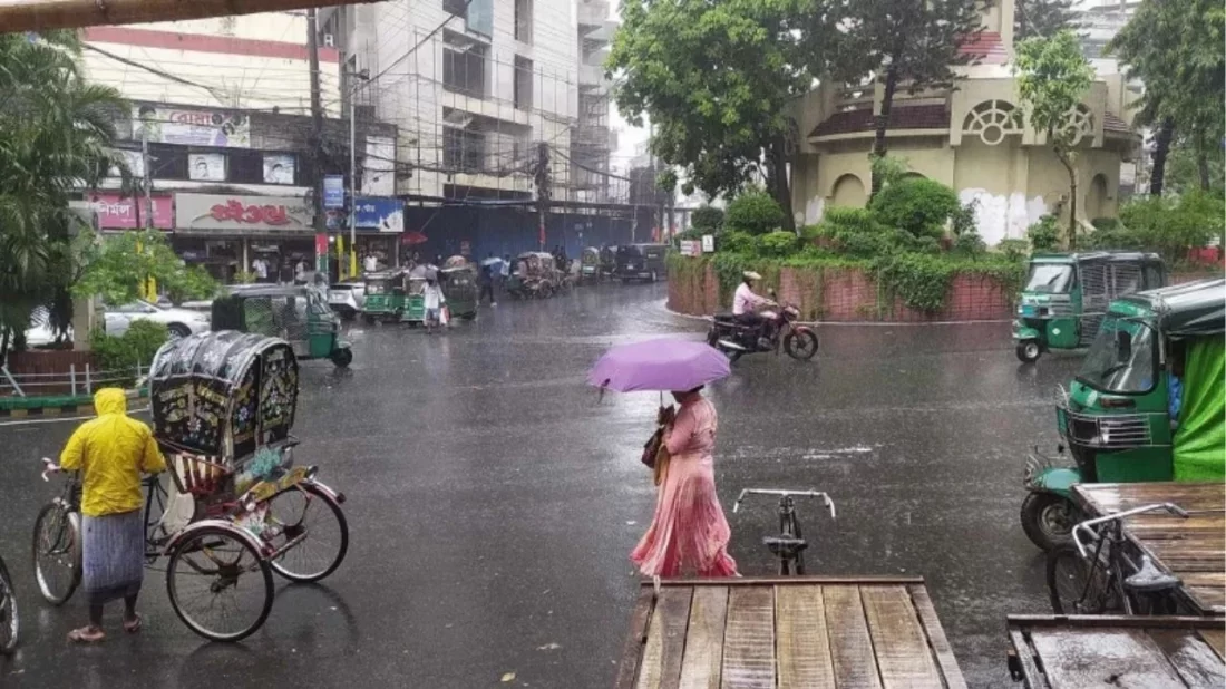 সকাল থেকে গুঁড়িগুঁড়ি বৃষ্টি, থাকবে সারাদিন