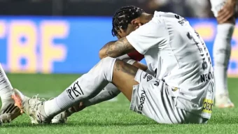 নেইমারকে সমর্থকেরা বললেন— ‘তুমি কাঁদলে, বাকিদের অবস্থাটা ভাবো’