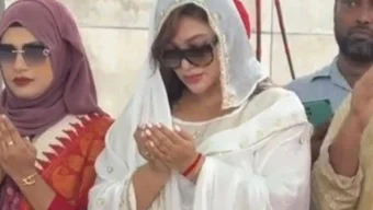 জিয়াউর রহমানের মাজারে ডা. সাবরিনা, যুবদল সভাপতির ক্ষোভে রাজনৈতিক অঙ্গনে তোলপাড়