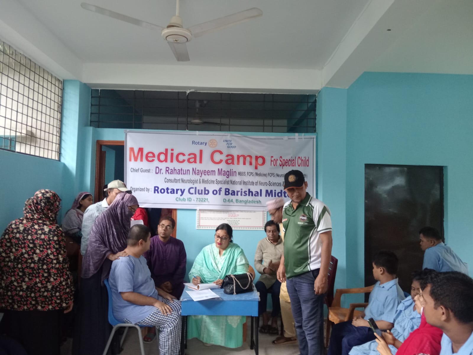 বরিশালে প্রতিবন্ধী শিশুদের জন্য “রোটারির” ফ্রি মেডিকেল ক্যাম্প, চেয়ার-টেবিল উপহার