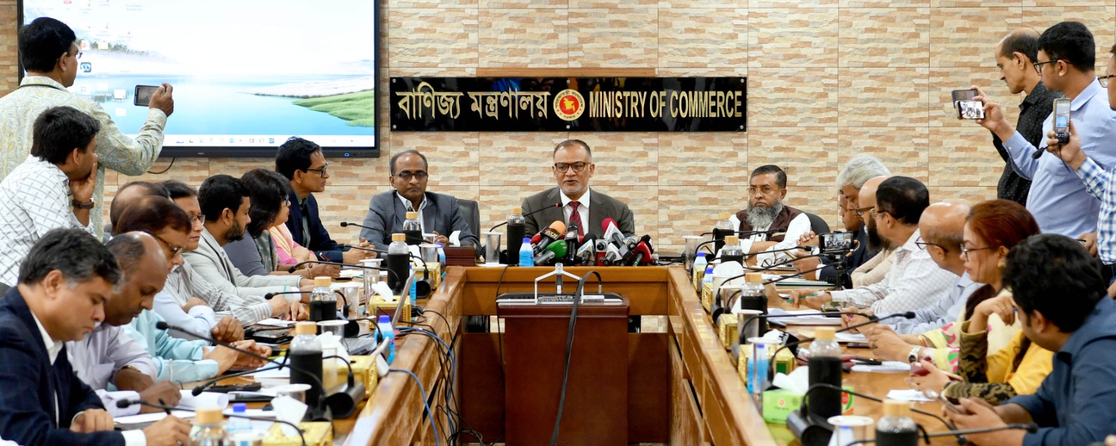 লিটারে ১৯ টাকা কমল পাম অয়েলের দাম