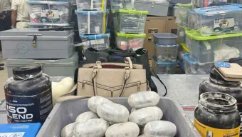 শাহজালালে ১৩০ কোটি টাকার কোকেনসহ বিদেশি নারী যাত্রী আটক