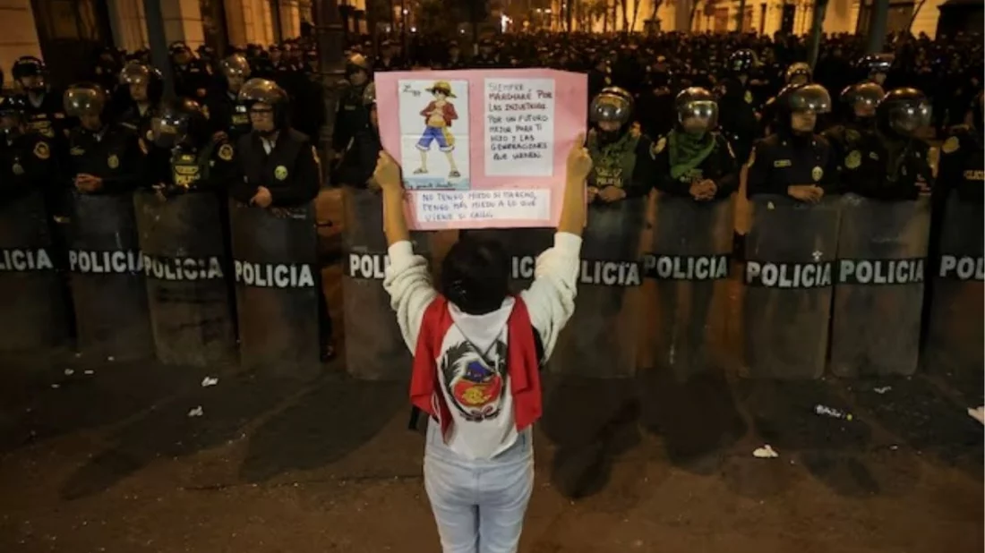 পেরুতে জেন-জি বিক্ষোভে উত্তাল রাজপথ