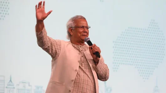 গ্যালারিতে বসে দেখার দিন শেষ, আমরা এখন নিজে খেলব: প্রধান উপদেষ্টা