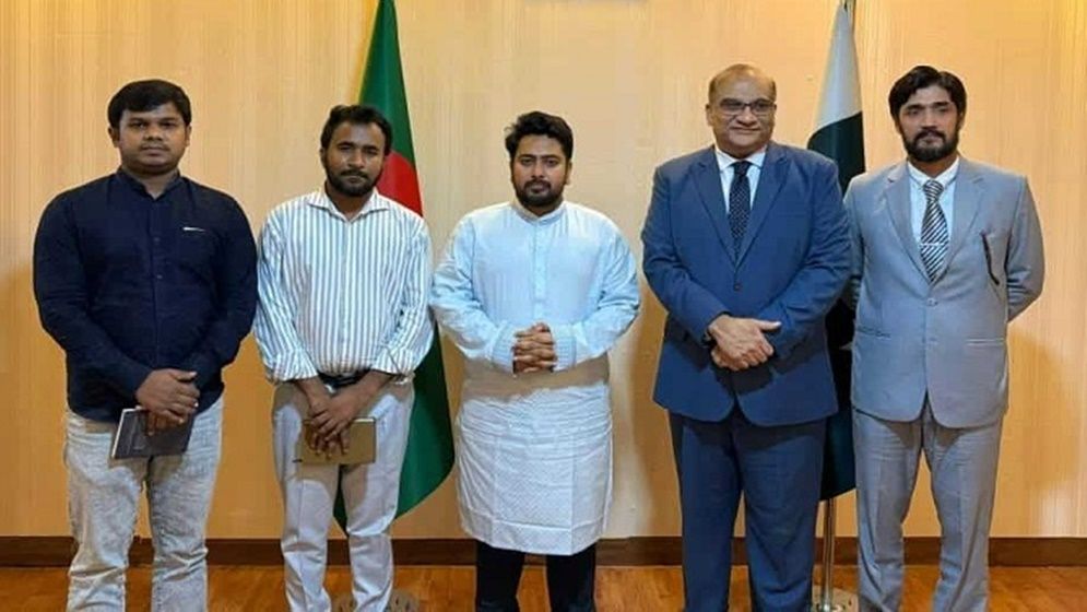 পাকিস্তানের হাইকমিশনারের সঙ্গে এনসিপি নেতাদের বৈঠক